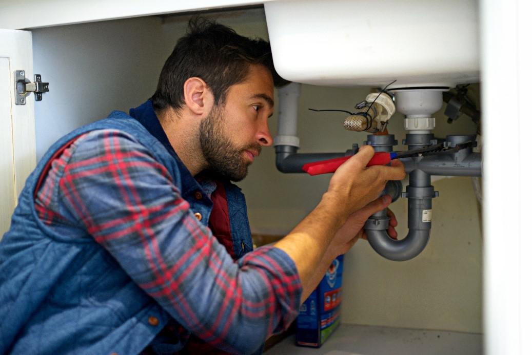How to Find Water Leaks and Do Simple Plumbing Repair