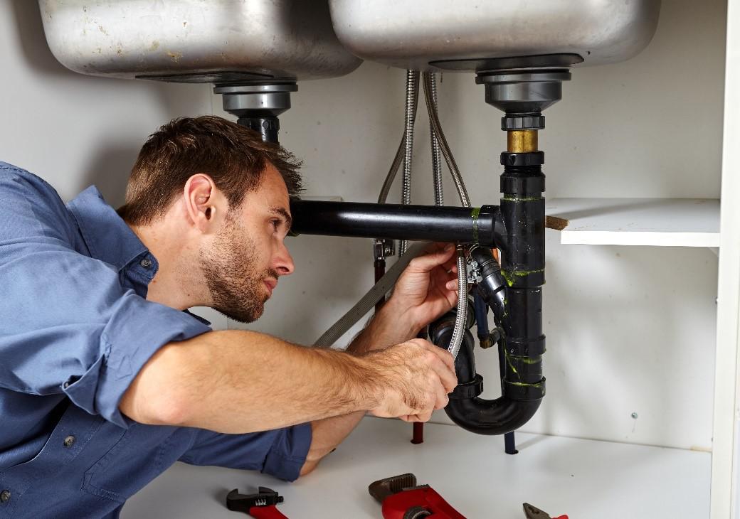 3 Reasons To Hire a Plumber For Your New Home